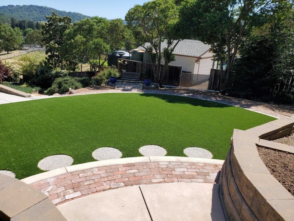 Modern Turf & Paver Design